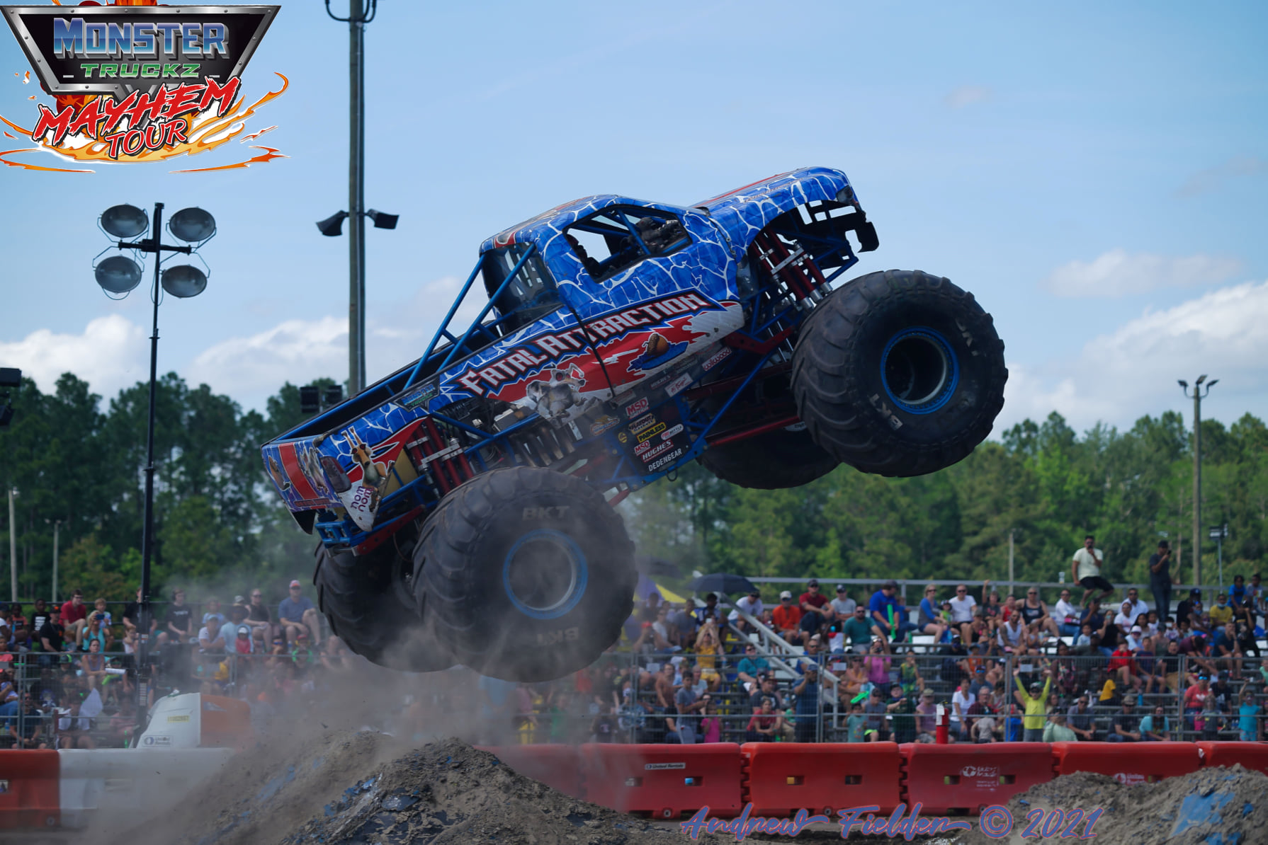 monster truck la tour du crieu